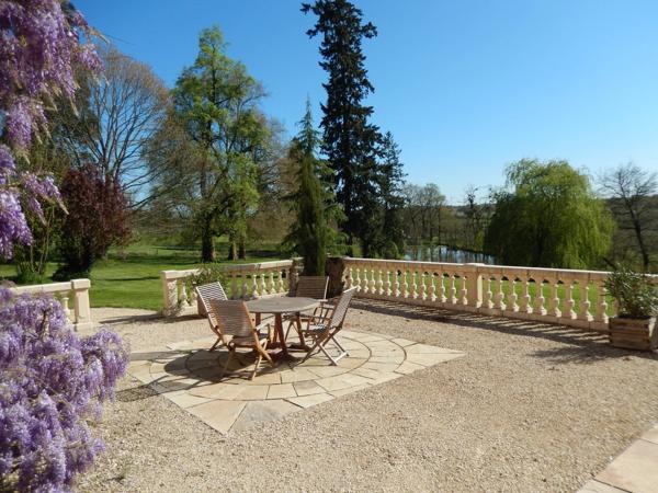 Château du XVéme siècle avec maison de 3 chambres