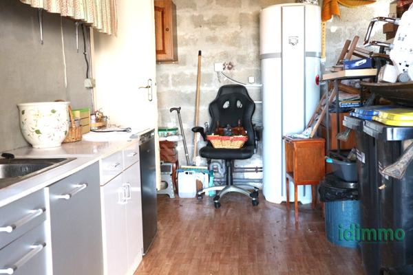 MAISON EN BON ETAT GENERAL DE 90 M2 SUR UN BEAU TERRAIN CLOS ET ARBORE DE 440 M2 .CENTRE BOURG TOUS COMMERCES  La Jarrie (17220)