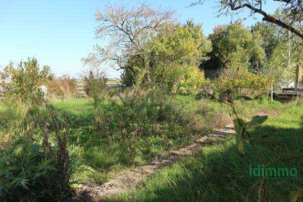 MAISON EN BON ETAT GENERAL DE 90 M2 SUR UN BEAU TERRAIN CLOS ET ARBORE DE 440 M2 .CENTRE BOURG TOUS COMMERCES  La Jarrie (17220)