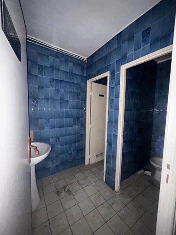 Vente                                                      Fonds de commerce
                        
                                         146 m2                     à Melun