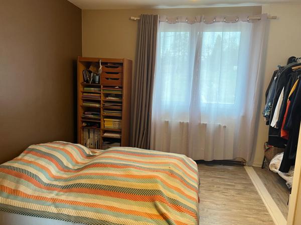 Maison de 147 m2, 3 chambres, terrain et dépendance