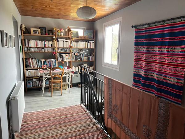 Maison de 147 m2, 3 chambres, terrain et dépendance