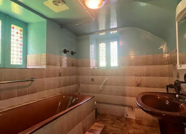 Maison à vendre    5 pièces •  Beuzec-Cap-Sizun