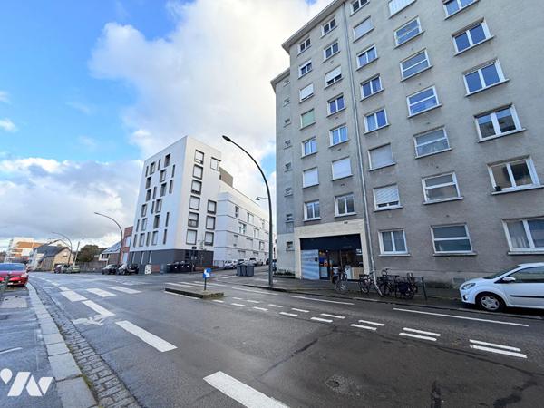 GARAGE A VENDRE RUE DE FOUGERES