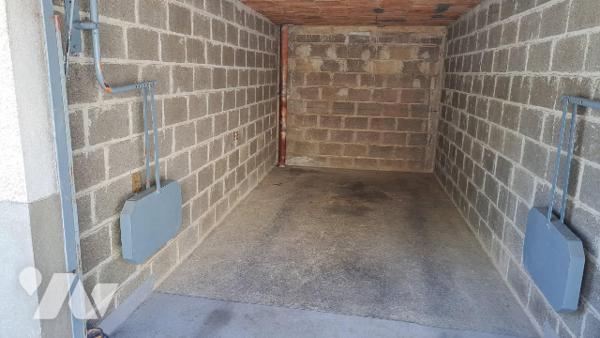 GARAGE A VENDRE RUE DE FOUGERES