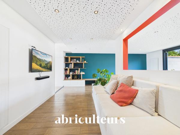 Vaste maison familiale d'architecte de 220M2 Jardin 5 chambres Un garage/buanderie Mobilier sur-mesure 2 parking Rezé Rue de l’Aérodrome