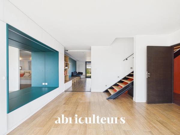 Vaste maison familiale d'architecte de 220M2 Jardin 5 chambres Un garage/buanderie Mobilier sur-mesure 2 parking Rezé Rue de l’Aérodrome