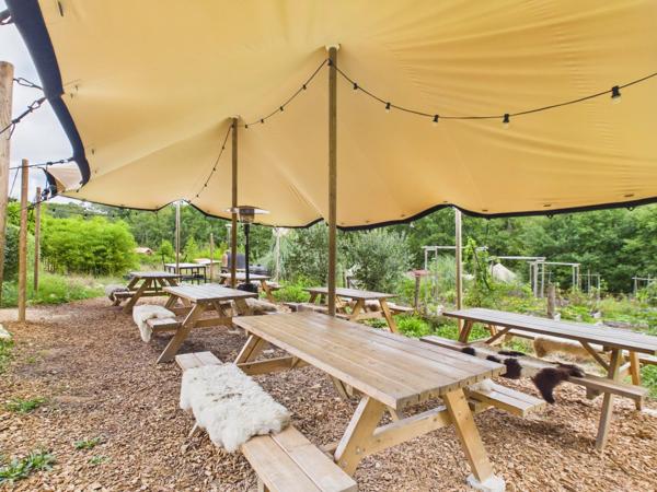 Une opportunité unique de gîte et glamping haut de gamme à proximité de Sarlat