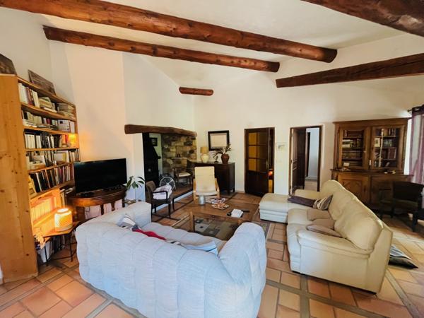 Gargas (84400) Villa de plain-pied proche village