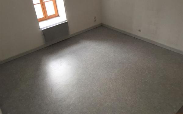 Appartement à louer    1 pièce •  Bar-le-Duc