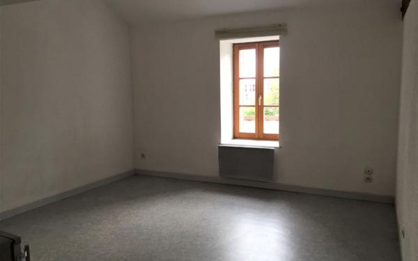 Appartement à louer    1 pièce •  Bar-le-Duc