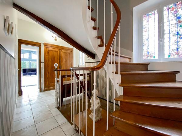 Superbe propriété située en plein coeur de village de Seraincourt