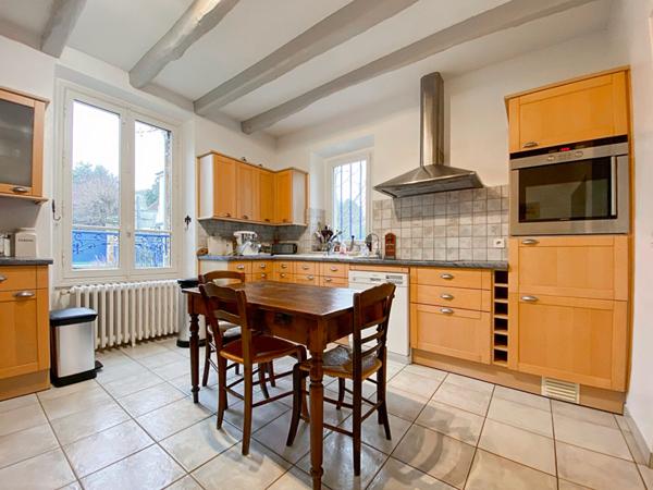 Superbe propriété située en plein coeur de village de Seraincourt