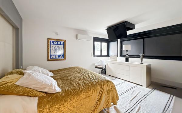 Maison à vendre    6 pièces • 260 m2 Toulouse