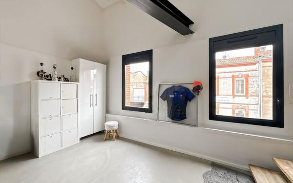 Maison à vendre    6 pièces • 260 m2 Toulouse