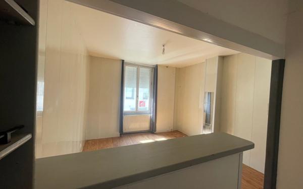 Maison à vendre    2 pièces •  La Verpillière