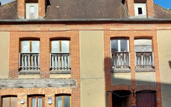 Maison à vendre    5 pièces • 200 m2 Moulins-la-Marche