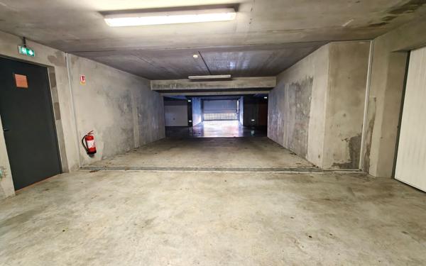 Stationnement à vendre    15,30 m2 Saint-Martin-d'Hères