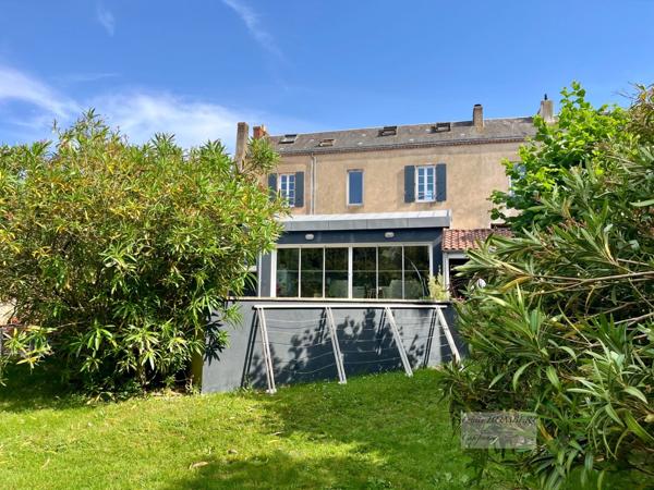 Maison Bourgeoise 9 pièces au coeur de LA ROCHE SUR YON (85)-Pentagone
