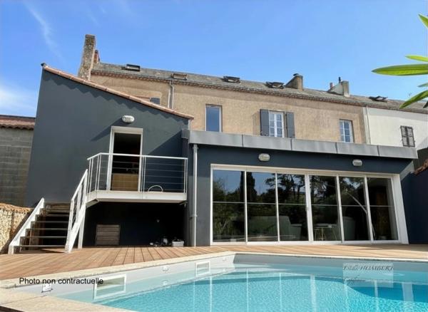 Maison Bourgeoise 9 pièces au coeur de LA ROCHE SUR YON (85)-Pentagone