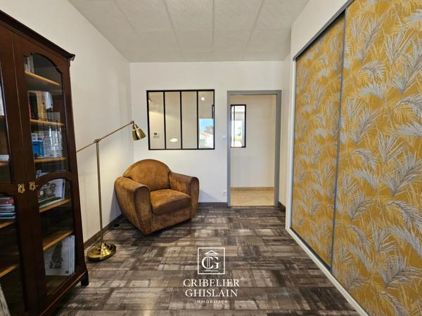 Maison familiale rénovée 240 m² – 10 pièces – 4 chambres – Essarts-en-Bocage (85)
