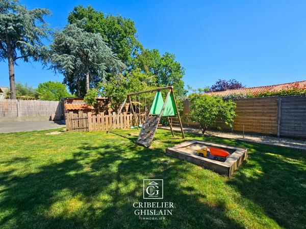 Maison familiale rénovée 240 m² – 10 pièces – 4 chambres – Essarts-en-Bocage (85)