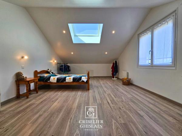 Maison familiale rénovée 240 m² – 10 pièces – 4 chambres – Essarts-en-Bocage (85)