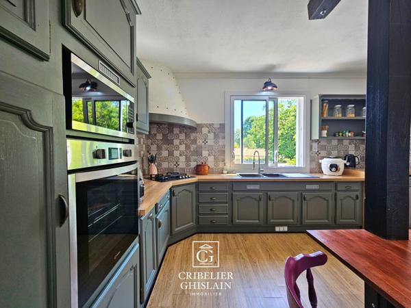 Maison familiale rénovée 240 m² – 10 pièces – 4 chambres – Essarts-en-Bocage (85)