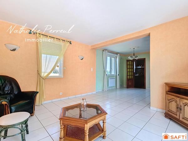 Maison familiale avec grand jardin arboré et sous-sol complet