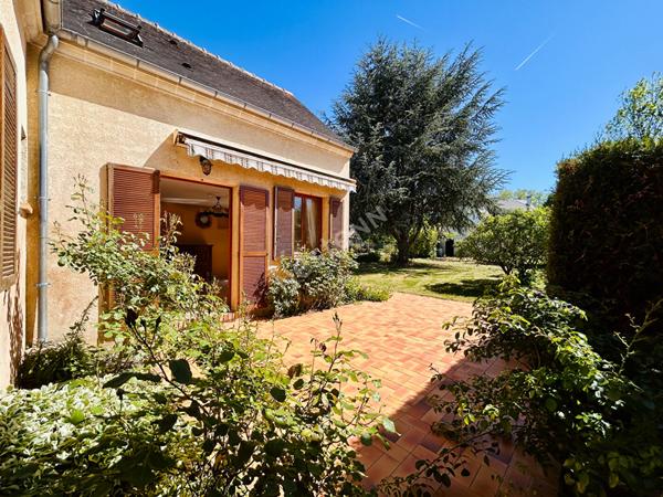 Maison 174m² avec vie de plain-pied en centre-ville de Marines