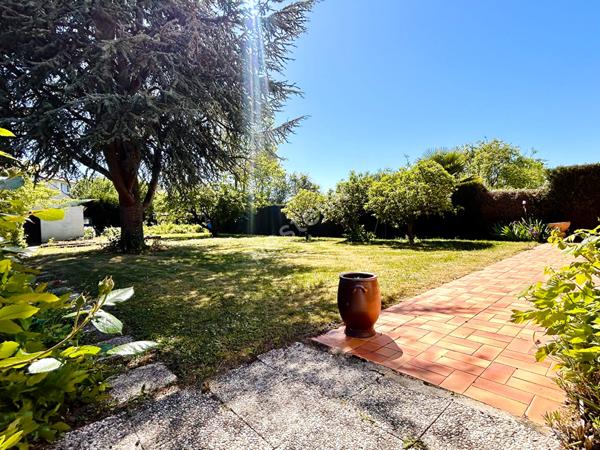 Maison 174m² avec vie de plain-pied en centre-ville de Marines