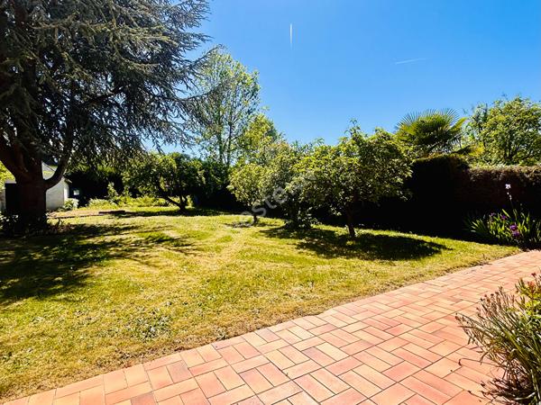 Maison 174m² avec vie de plain-pied en centre-ville de Marines