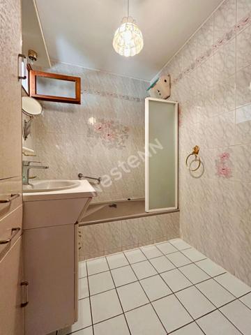 Maison 174m² avec vie de plain-pied en centre-ville de Marines