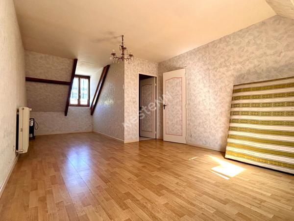 Maison 174m² avec vie de plain-pied en centre-ville de Marines