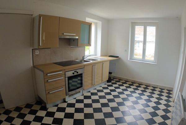 Maison 4 pièces 71,69 m² avec cour VIESLY