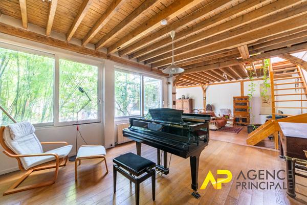 Maison 8 pièces 263 m² €930 000 - Référence 414CL