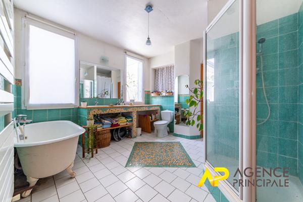 Maison 8 pièces 263 m² €930 000 - Référence 414CL