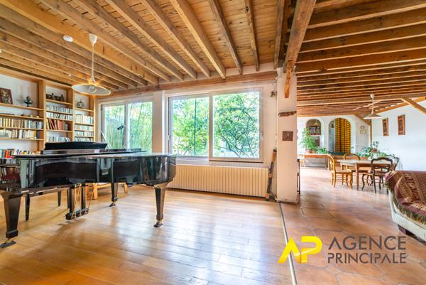 Maison 8 pièces 263 m² €930 000 - Référence 414CL