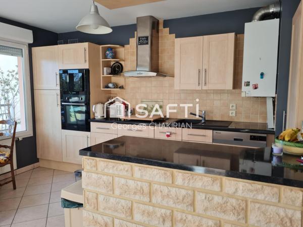 Résidence avec piscine au coeur de Meyzieu