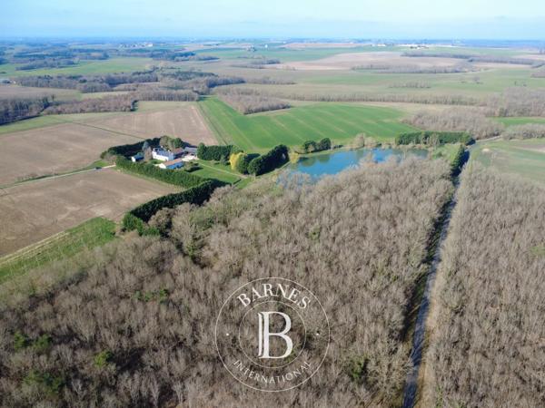 Lencloître, Propriété 6 Chambres -  416 m² à vendre