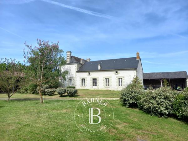 Lencloître, Propriété 6 Chambres -  416 m² à vendre