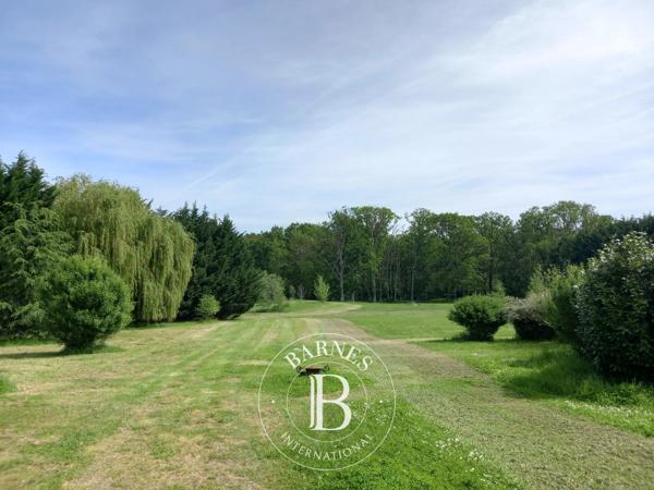 Lencloître, Propriété 6 Chambres -  416 m² à vendre
