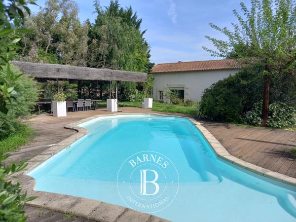 Lencloître, Propriété 6 Chambres -  416 m² à vendre