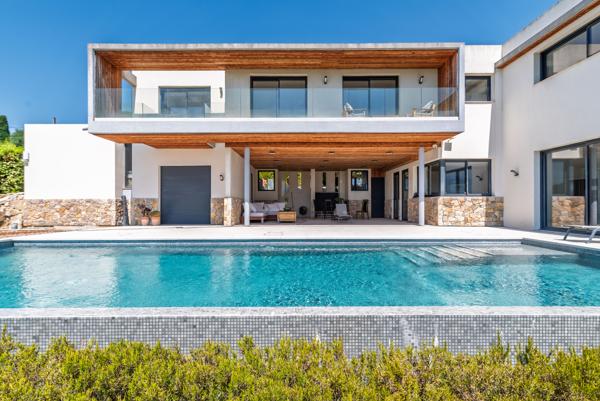 Mougins : Villa contemporaine, 6 chambres, piscine et vue mer