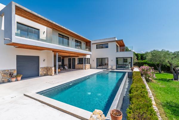 Mougins : Villa contemporaine, 6 chambres, piscine et vue mer