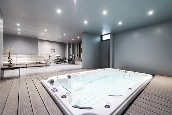 Mougins : Villa contemporaine, 6 chambres, piscine et vue mer