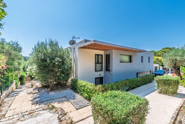 Mougins : Villa contemporaine, 6 chambres, piscine et vue mer