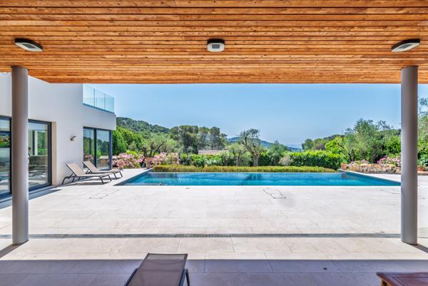 Mougins : Villa contemporaine, 6 chambres, piscine et vue mer
