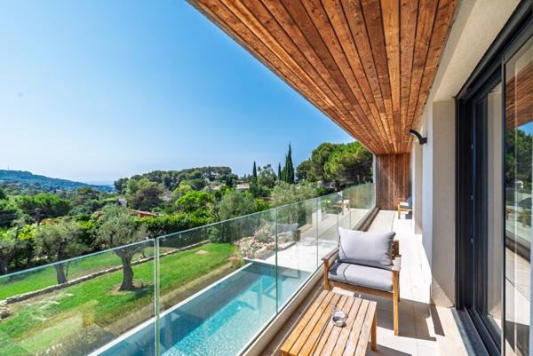 Mougins : Villa contemporaine, 6 chambres, piscine et vue mer