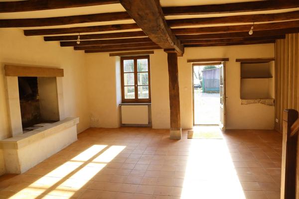 Maison en pierre, 3 chambres sur terrain 1186m2